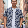 25090121151 NYC 都會寬版印花襯衫/黑