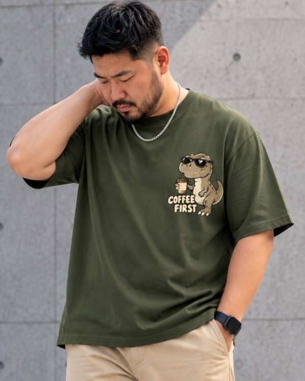 [ 短袖TEE ]恐龍喝咖啡/ 合肩款 / 冰瓷棉 / 軍綠